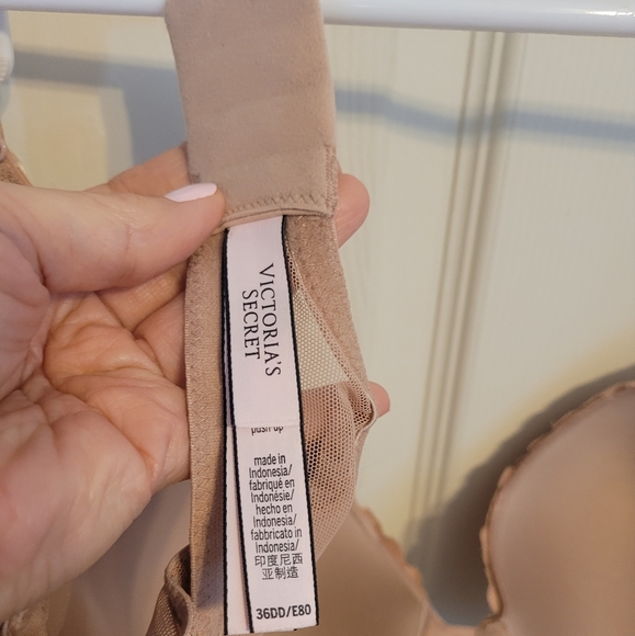 Victoria's Secret pushup bra - Picture 6 of 8